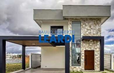 Imagem: A casa em condomínio possui 3 Dormitórios, 3 Banheiros, 2