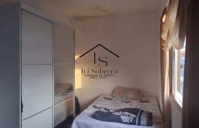 Imagem: A casa possui 4 Dormitórios, 2 Banheiros, 2 Vagas na garagem