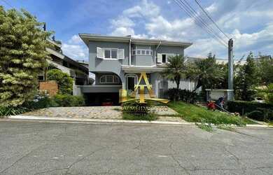 Imagem: A casa em condomínio possui 4 Dormitórios, 5 Banheiros, 4