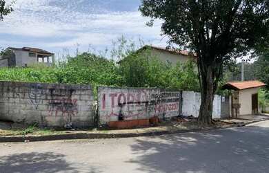 Imagem: O terreno possui 256m² de Área e está localizado em Cidade