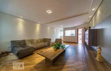 Imagem: A casa possui 3 Dormitórios, 5 Banheiros, 5 Vagas na garagem