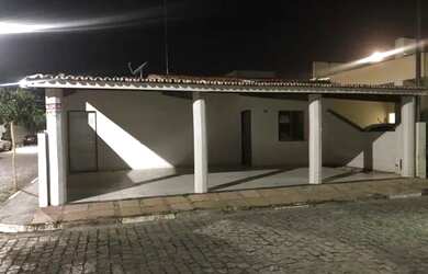 Imagem: A casa em condomínio possui 2 Dormitórios, 1 Banheiro, 4 Vagas