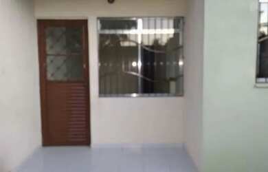 Imagem: A casa possui 2 Dormitórios, 1 Banheiro, 1 Vaga na garagem