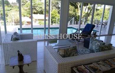 Imagem: A casa em condomínio possui 5 Dormitórios, 5 Banheiros, 5