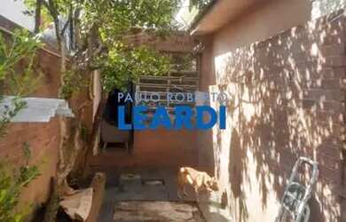 Imagem: A casa possui 2 Dormitórios, 1 Banheiro, 2 Vagas na garagem