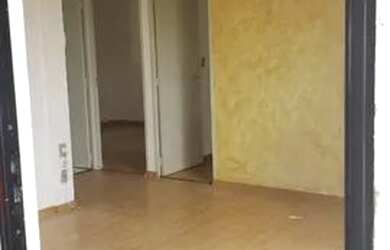 Imagem: O apartamento possui 2 Dormitórios, 1 Banheiro, 2 Vagas na