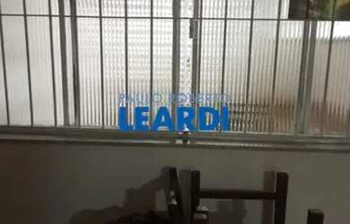 Imagem: A casa possui 3 Dormitórios, 2 Banheiros, 110m² de Área e