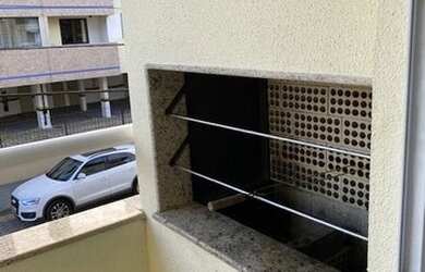 Imagem 10: Apto 01 dormitório com cama de casal, 02 criados-mudos, armário e ventilador...