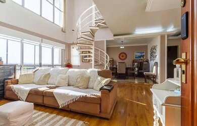 Imagem: O apartamento na cobertura possui 4 Dormitórios, 5 Banheiros