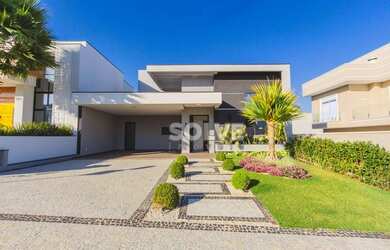 Imagem: A casa em condomínio possui 3 Dormitórios, 4 Banheiros, 4