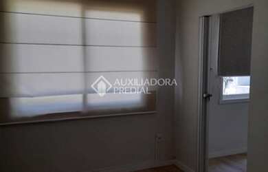 Imagem: O apartamento possui 1 Dormitório, 1 Banheiro, 33m² de Área