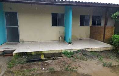 Imagem: A casa possui 2 Dormitórios, 1 Banheiro, 1 Vaga na garagem