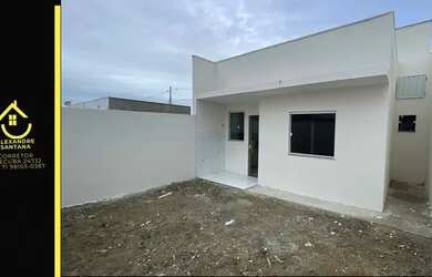 Imagem: A casa possui 2 Dormitórios, 2 Banheiros, 2 Vagas na garagem