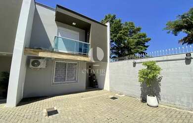 Imagem: A casa em condomínio possui 2 Dormitórios, 3 Banheiros, 2