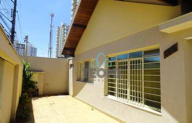 Imagem: A casa possui 2 Dormitórios, 3 Banheiros, 2 Vagas na garagem