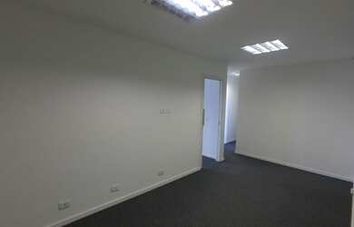 Imagem: O depósito possui 1 Vaga na garagem, 75m² de Área e está