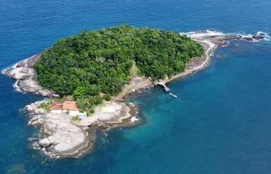 Imagem: A casa possui 5 Dormitórios, 5 Banheiros e 6500m² de Área