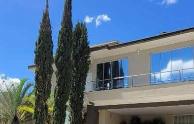 Imagem: A casa em condomínio possui 4 Dormitórios, 5 Banheiros, 4