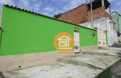 Imagem: A casa possui 3 Dormitórios, 1 Banheiro, 3 Vagas na garagem