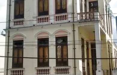 Imagem: A casa possui 5 Dormitórios, 5 Banheiros, 5 Vagas na garagem