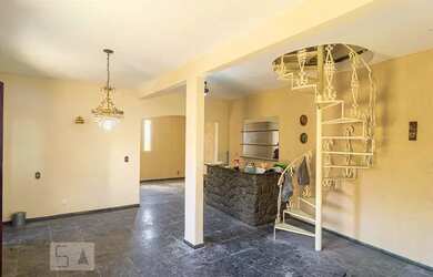 Imagem: A casa para alugar possui 3 Dormitórios, 3 Banheiros, 1 Vaga