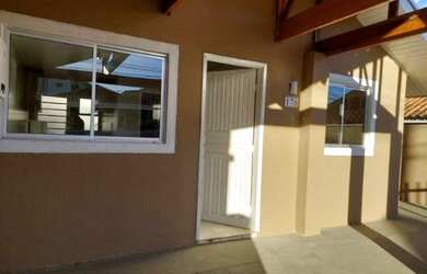 Imagem: A casa em condomínio possui 2 Dormitórios, 1 Banheiro, 2 Vagas