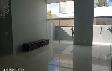 Imagem: A casa em condomínio possui 4 Dormitórios, 5 Banheiros, 4