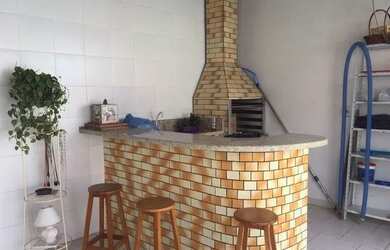 Imagem: A casa possui 3 Dormitórios, 1 Banheiro, 265m² de Área e