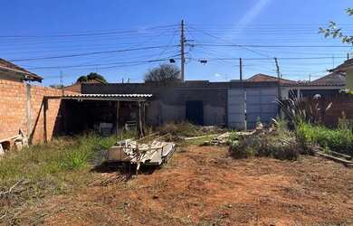 Imagem: O terreno possui 252m² de Área e está localizado em Centro