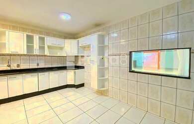 Imagem 10: Condomínio Maria Stella Imóvel espaçoso, com 5 quartos e área de lazer...