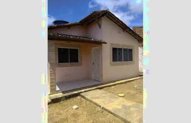 Imagem: A casa possui 3 Dormitórios, 1 Banheiro, 1 Vaga na garagem