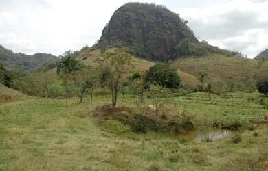 Imagem: O terreno possui 48.000m² de Área e está localizado em Fundão