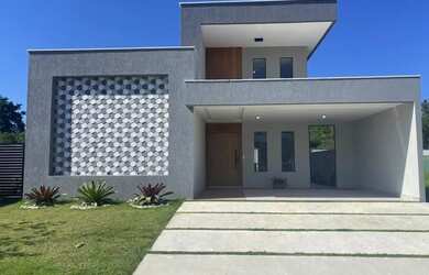 Imagem: A casa em condomínio possui 4 Dormitórios, 5 Banheiros, 2