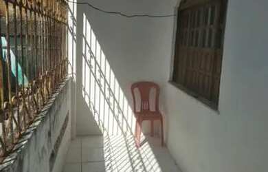 Imagem: A casa possui 3 Dormitórios, 2 Banheiros e está localizado