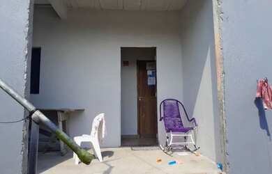 Imagem: A casa possui 4 Dormitórios, 3 Banheiros, 2 Vagas na garagem