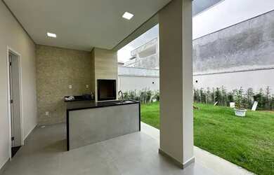 Imagem: A casa em condomínio à venda possui 3 Dormitórios, 4 Banheiros