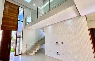 Imagem: A casa possui 5 Dormitórios, 4 Banheiros, 3 Vagas na garagem