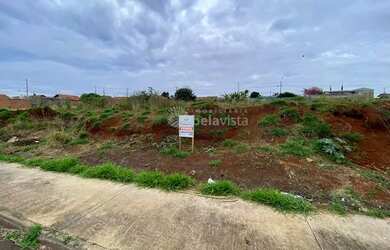 Imagem: O terreno está localizado em Jardim Santiago, Apucarana à