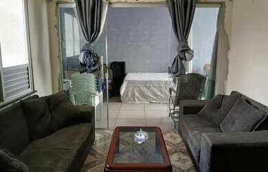 Imagem: A casa possui 3 Dormitórios, 2 Banheiros, 1 Vaga na garagem