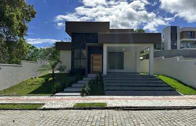 Imagem: A casa em condomínio possui 3 Dormitórios, 2 Banheiros, 2