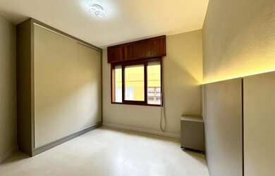 Imagem 10: 2 dormitórios com sacada de frente com móveis sob medida no Centro -...