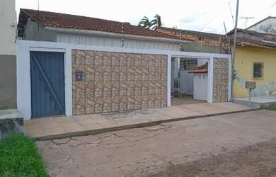 Imagem: A casa possui 2 Dormitórios, 3 Banheiros, 3 Vagas na garagem