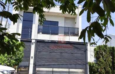 Imagem: A casa possui 3 Dormitórios, 3 Banheiros, 3 Vagas na garagem