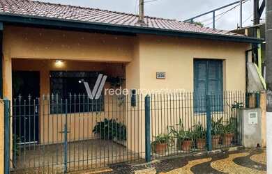 Imagem: A casa possui 2 Dormitórios, 2 Banheiros e 100m² de Área