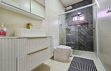 Imagem 16: Casa Plana de Alto Padrão com Piscina no bairro glória emJoinville /...