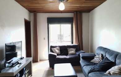 Imagem: A casa possui 5 Dormitórios, 4 Banheiros, 1 Vaga na garagem