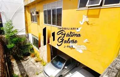 Imagem: A casa possui 2 Dormitórios, 3 Banheiros, 2 Vagas na garagem