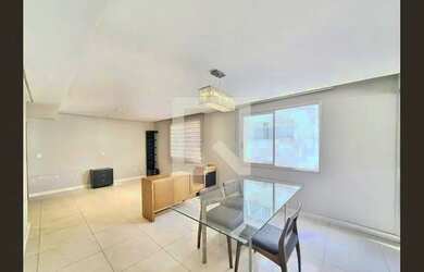 Imagem: O apartamento possui 3 Dormitórios, 2 Banheiros, 4 Vagas na