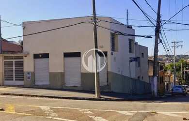 Imagem: A casa possui 5 Dormitórios, 4 Banheiros, 325m² de Área e