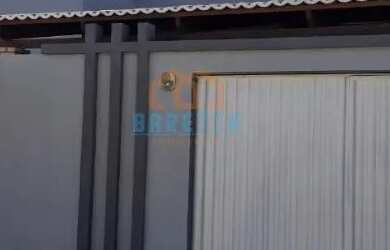 Imagem: A casa possui 4 Dormitórios, 2 Banheiros e está localizado